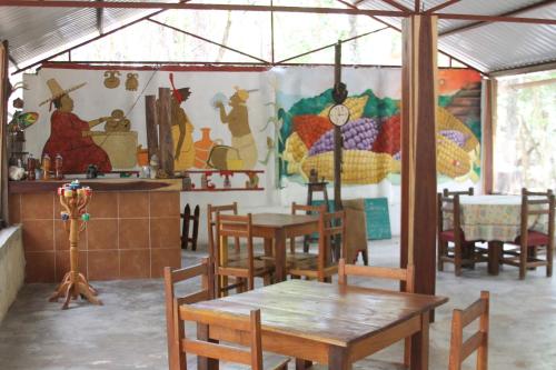 Restaurant, Campamento Yaax Che en Calakmul in Chicanna