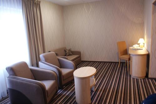 Létesítmények, Hotel Julian in Zachod