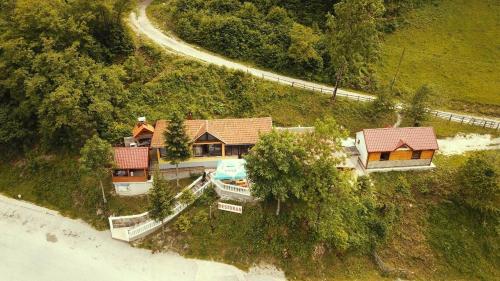 Apartmani Sastavci in Izgori
