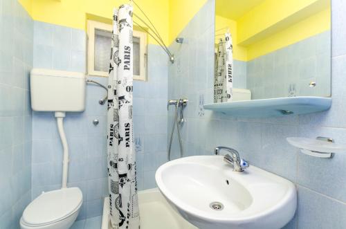 Apartments Biljana - image 11