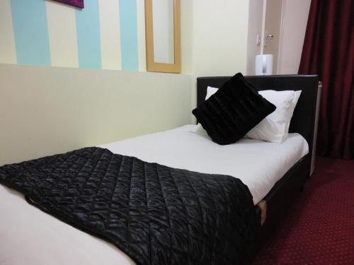 City View Hotel - Roman Road Market - image 10
