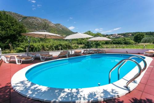 Apartments and rooms with a swimming pool Cavtat Dubrovnik - 4778 