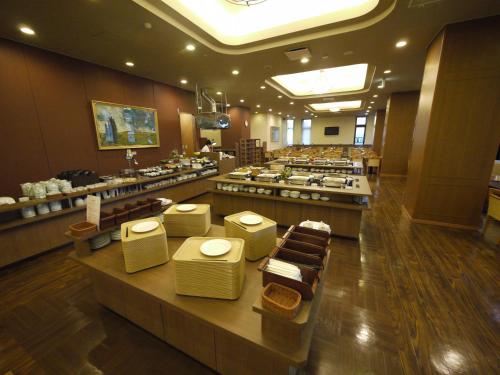 餐飲服務, 露櫻GRANTIA函館站前店 (Route Inn Grantia Hakodate Ekimae) in 函館