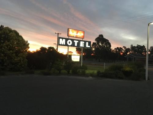 Byer Fountain Motor Inn