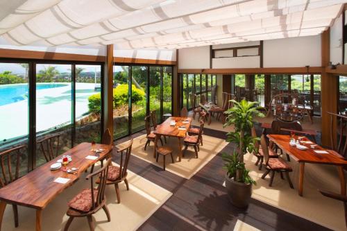 Restaurant, Coco Garden Resort Okinawa in Uruma