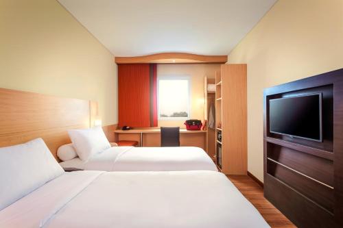 Ibis Makassar City Center