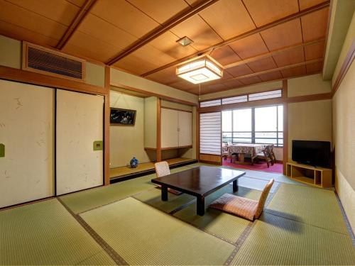 room detail thumbnail 1