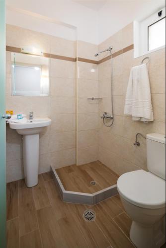 MARE BLU STUDIOS & SUITES 5