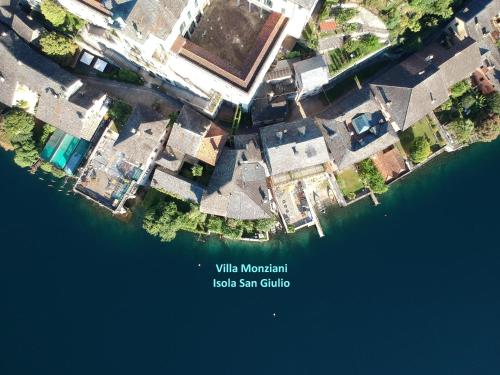  Villa Monziani, exclusive island lakeside villa in Orta San Giulio
