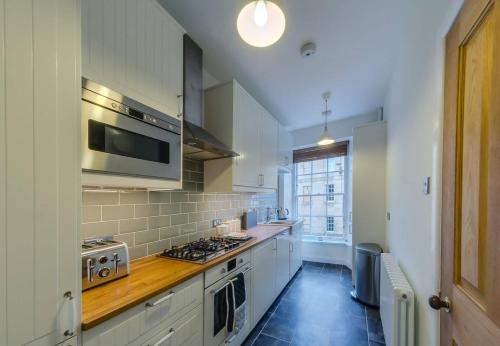 Stylish Apartment In Trendy New Town Location - Edinburgh