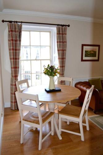 JOIVY Stylish Apt in Trendy New Town Location, Edimburgo (foto 5)