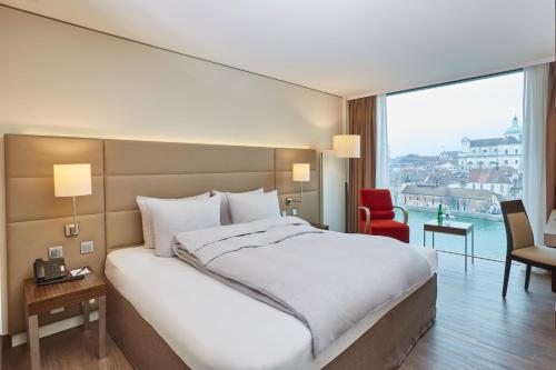 1 queen bed