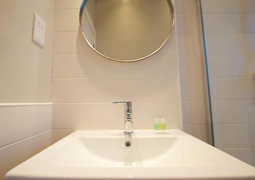 JOIVY Modern City Centre Flat next to Calton Hill, Edinburgh (Foto 10)