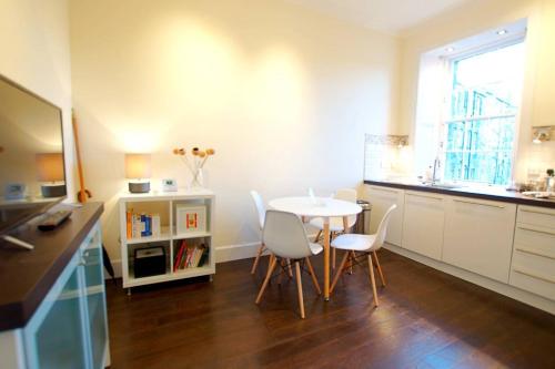 JOIVY Modern City Centre Flat next to Calton Hill, Edinburgh (Foto 4)