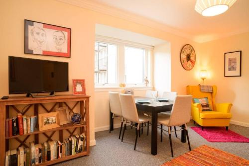 Altido Royal Mile Apartment With Free Parking!, , Edinburgh and the Lothians