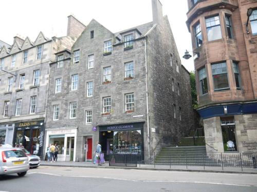 JOIVY Charming Nest for Two with Castle View, Edinburgh