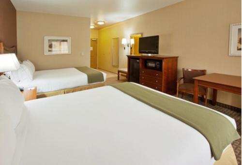 Holiday Inn Express Hotel & Suites Willows, an IHG Hotel