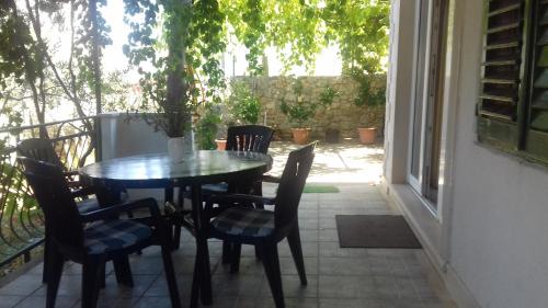  Apartment Miljana in Supetar