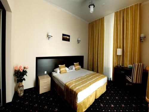 Manhattan Hotel & Restaurant - image 14