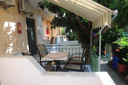 George Apartments Stoupa - Πλάτσα