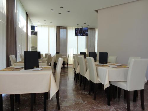 Morfeas Hotel - image 9