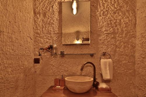 The Owl Cave Hotel Room Type - Deluxe King Suite