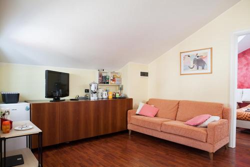 1 king bed, 3 twin beds