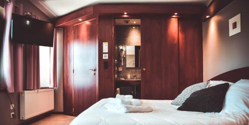 Rocroi Hotel La Poterne du Roy 3-Star Hotel suite
