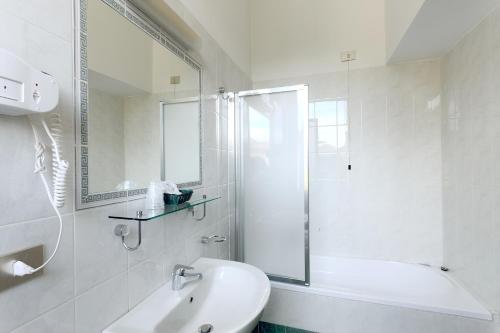 Hotel Eden - main image