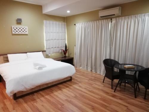 Melaka Beachfront Villa with Pool Melaka Beachfront Villa with Pool