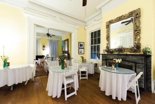 Creole Gardens Guesthouse and Inn