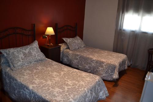2 twin beds