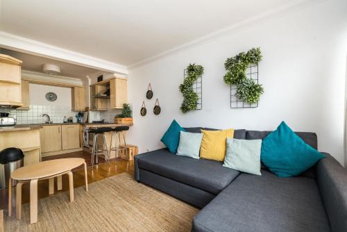 

Fitzroy F29 One Bedroom Apartment