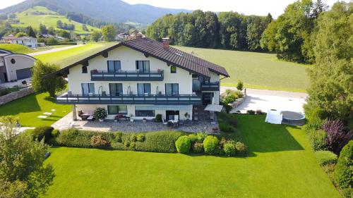Pension Strobl in Mondsee, Österreich