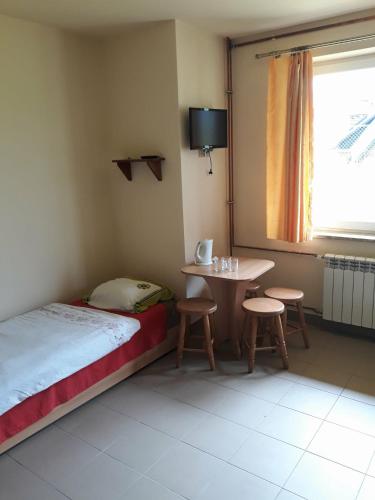 5 twin beds