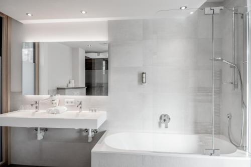 Bathroom, The View by Regina in Solden