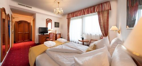 1 queen bed