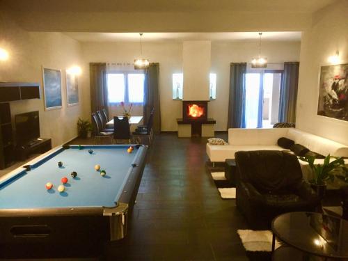 Villa with Sea View image 2