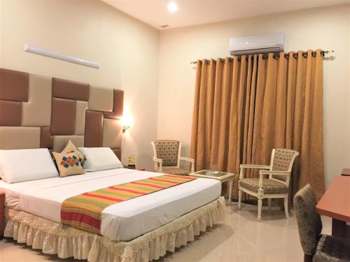 Deluxe King Room room in Star Guest House