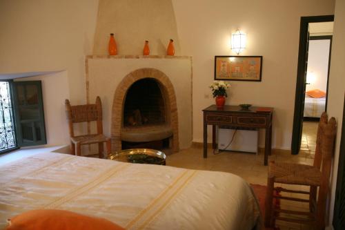 room detail thumbnail 1