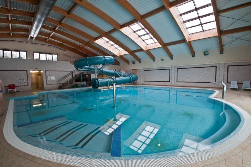 Peldbaseins, Hotel Venus in Lapino