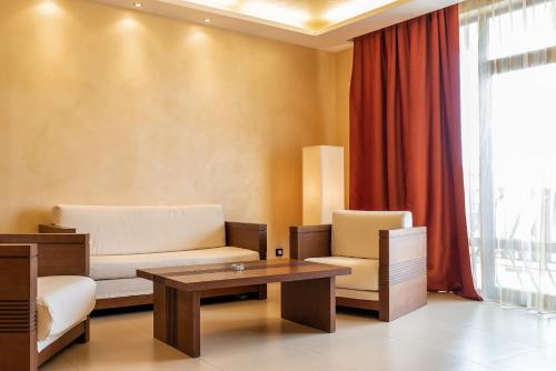 Suite with Sea View image 4