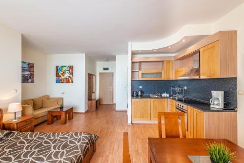 Studio with Sea View room in Garden of Eden Complex