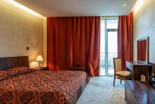 Suite with Sea View image 5