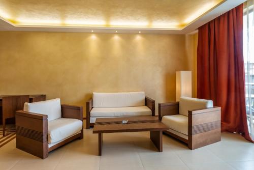 Suite with Sea View image 7