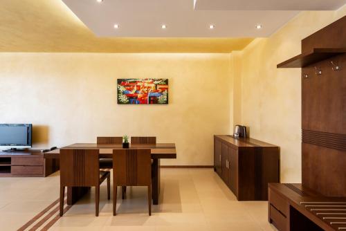 Suite with Sea View image 8