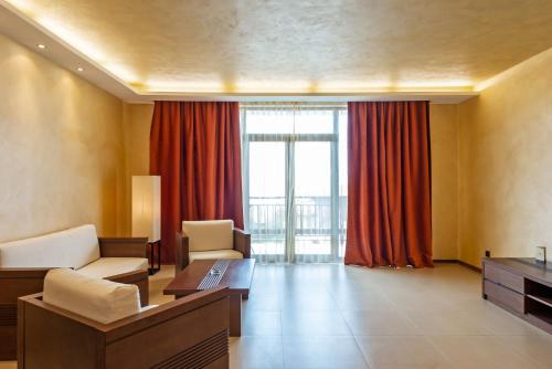 Suite with Sea View image 9