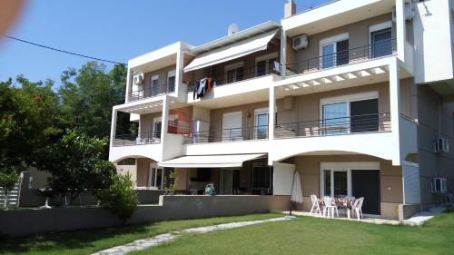 3 bedrooms, 5 beds