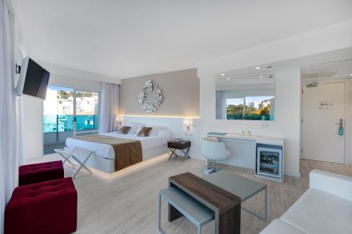 Plaza Santa Ponsa Boutique - Adults Only. - image 3