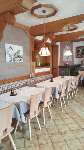 Pension Singer – Birgitz, IL